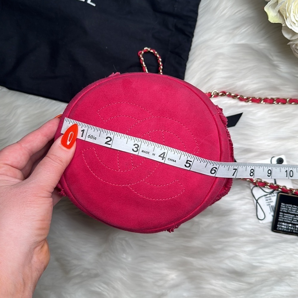 Chanel 2020 Collection Hot Pink Drawstring Bag!! Limited Production ๐ฅ๐ฅ๐ฅ๐ฅ - Picture 6 of 11